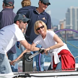 Stars & Stripes USA 11 - Grinding the winch