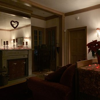 VIntage Gardens Bed & Breakfast - Festive for Valentine's Day. - Bed & Breakfast Near Me - Newark, New York VIntage Gardens Bed & Breakfast - Festive for Valentine's Day. - Bed & Breakfast Near Me - Newark, New York