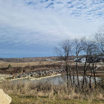 Quarry Trails metro park - Overlook of lakes area - Parks Near Me - Hilliard, Ohio