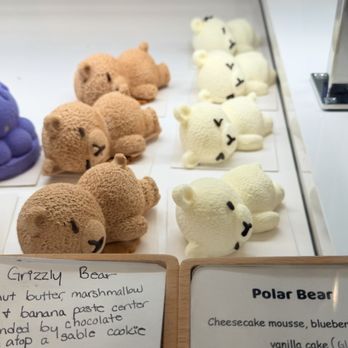 Moussey Moussey - Cakes - Desserts Near Me - Parma, Ohio