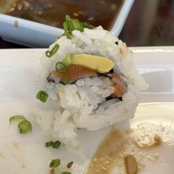 Sushi Spot - Salmon avocado roll