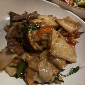 Thai Me Up - Drunken noods - Thai Near Me - Stockton, California