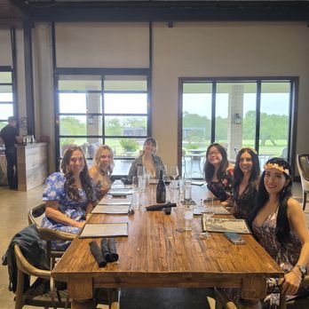 Arch Ray Winery - Wineries Near Me - Fredericksburg, Texas