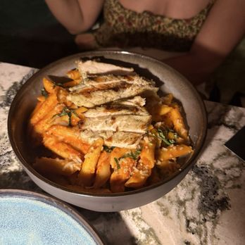 Selvin’s Restaurant & Lounge - New American Near Me - Thousand Oaks, California