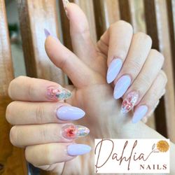 Dahlia Nails