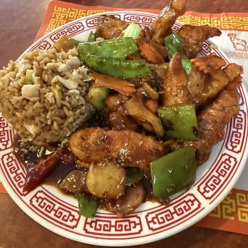 Shuang Cheng Restaurant - General Tso's Chicken with chicken fried rice. - Seafood Near Me - Minneapolis, Minnesota Shuang Cheng Restaurant - General Tso's Chicken with chicken fried rice. - Seafood Near Me - Minneapolis, Minnesota