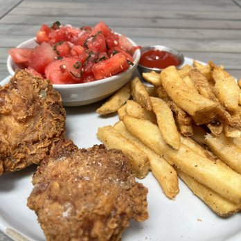 The Monroe - Chicken lunch - New American Near Me - Orlando, Florida The Monroe - Chicken lunch - New American Near Me - Orlando, Florida