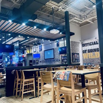 Buffalo Wild Wings - Inside - American Near Me - College Point, New York