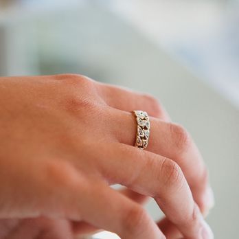 Gold and Carat Exchange - Jewelry Repair Near Me - Miami, Florida Gold and Carat Exchange - Jewelry Repair Near Me - Miami, Florida