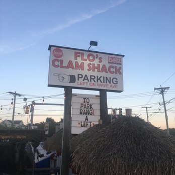 Flo's Clam Shack - Sign - Seafood Near Me - Middletown, Rhode Island