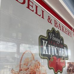 Vinny & Cheryl's Italian Kitchen - Outdoor seating