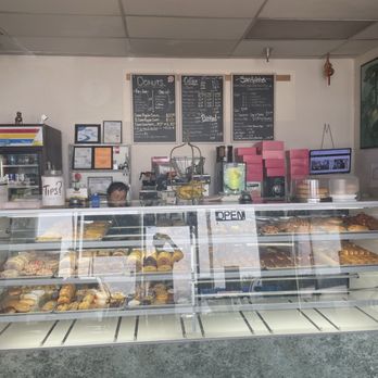 Donut House - Front counter - Donuts Near Me - San Clemente, California Donut House - Front counter - Donuts Near Me - San Clemente, California