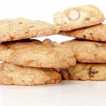 Tiny Cake House - Chocolate chip walnut cookies - Desserts Near Me Tiny Cake House - Chocolate chip walnut cookies - Desserts Near Me