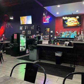 Flashbackz Lounge & Grill - Lounges Near Me - Whittier, California