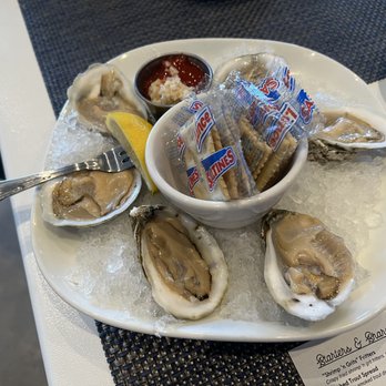 Big B’s Fish Joint - Happy Hour - $1 oysters on the half shell. - Seafood Near Me - Atlanta, Georgia Big B’s Fish Joint - Happy Hour - $1 oysters on the half shell. - Seafood Near Me - Atlanta, Georgia