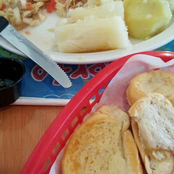 El Bajareque Restaurant - Bacalao con vegetales. - Latin American Near Me - Miami, Florida