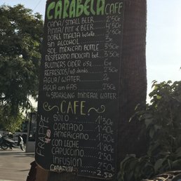 Solo probé la sangria a pesar de la gran menú Solo probé la sangria a pesar de la gran menú