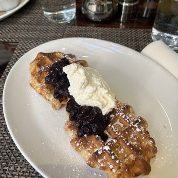 JW Marriott Executive Lounge - Waffles - Hotels Near Me - Chicago, Illinois JW Marriott Executive Lounge - Waffles - Hotels Near Me - Chicago, Illinois