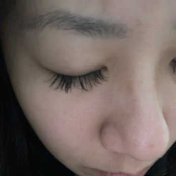 Unique Beauty Salon - A huge chunk of eyelashes missing after a few hours - Eyelash Service Near Me - Astoria, New York Unique Beauty Salon - A huge chunk of eyelashes missing after a few hours - Eyelash Service Near Me - Astoria, New York