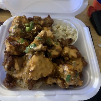 Aloha Kine Grindz - Spicy Chicken with spam fried rice. A side of Mac and cheese! - Hawaiian Near Me - Tallmadge, Ohio