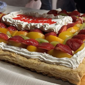 R & J Bakery - Fruit pastry tart 08.31.24 - Bakeries Near Me - Pomona, California