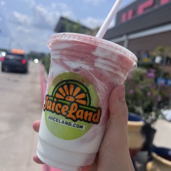 JuiceLand - Strawberry cloud - Juice Bars & Smoothies Near Me - Fort Worth, Texas