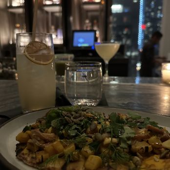 Electric Lemon - Cauliflower Flatbread (food) French 33 (drink) - New American Near Me - New York, New York Electric Lemon - Cauliflower Flatbread (food) French 33 (drink) - New American Near Me - New York, New York