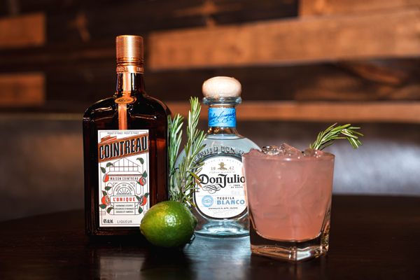 East Village Tavern by null