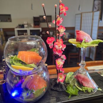 Sushi King - Sashimi mori - Sushi Bars Near Me - Fairfield, California