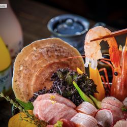 Japanese Castle Sushi & Roll - Paramount 