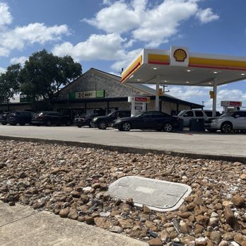 E-Z Mart Stores - Cramped parking around the pumps - Convenience Stores Near Me - San Antonio, Texas E-Z Mart Stores - Cramped parking around the pumps - Convenience Stores Near Me - San Antonio, Texas