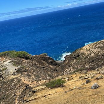 Koko Crater Arch Trail - Views - Hiking Near Me - Honolulu, Hawaii Koko Crater Arch Trail - Views - Hiking Near Me - Honolulu, Hawaii