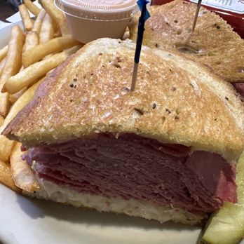 Cindi's NY Deli & Restaurant - Reuben - Delis Near Me - Dallas, Texas