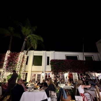Renato's Palm Beach - Outdoor Seating - Italian Near Me - Palm Beach, Florida Renato's Palm Beach - Outdoor Seating - Italian Near Me - Palm Beach, Florida