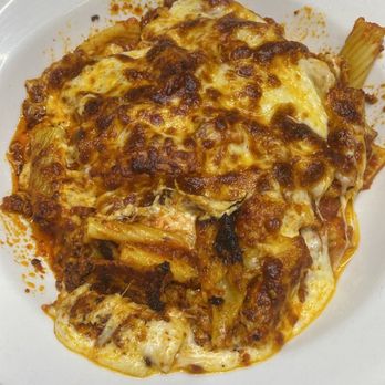 Vittorio's - Rigatoni with meat suace - Italian Near Me - Tijuana, BCN Vittorio's - Rigatoni with meat suace - Italian Near Me - Tijuana, BCN
