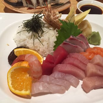 Akebono - Deluxe Chirashi - Japanese Near Me - Sacramento, California