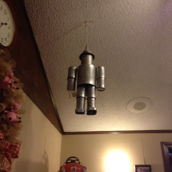 Doug Sauls Bbq - Tin Man decoration - Barbeque Near Me - Nashville, North Carolina