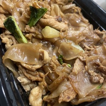 Suree Thai - Pad see Pad Se-Ew - Thai Near Me - Santa Ana, California
