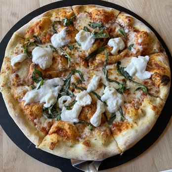 Passione Emporio - 16" Margherita Pizza with burrata - Pizza Near Me - Berkeley, California