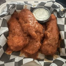 Giannilli's II Restaurant & Lounge - Buffalo Chicken Strips