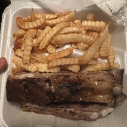 Vann’s BBQ - Ribs and fries