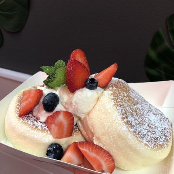 Eggcellent Souffle Pancake - Strawberry & Blueberry Yogurt - Desserts Near Me - Flushing, New York