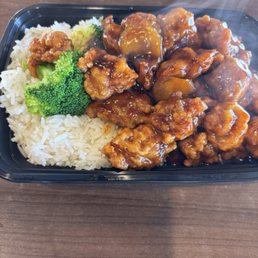 C8. Orange Chicken     晚餐 陈皮鸡