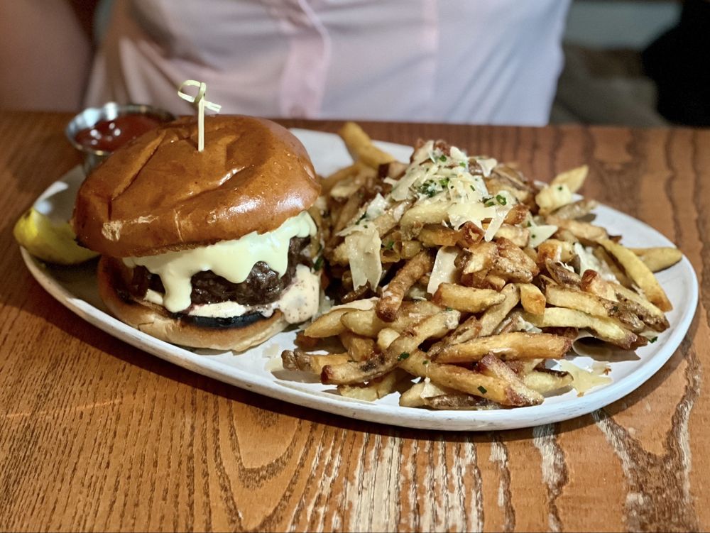 District Kitchen & Bar