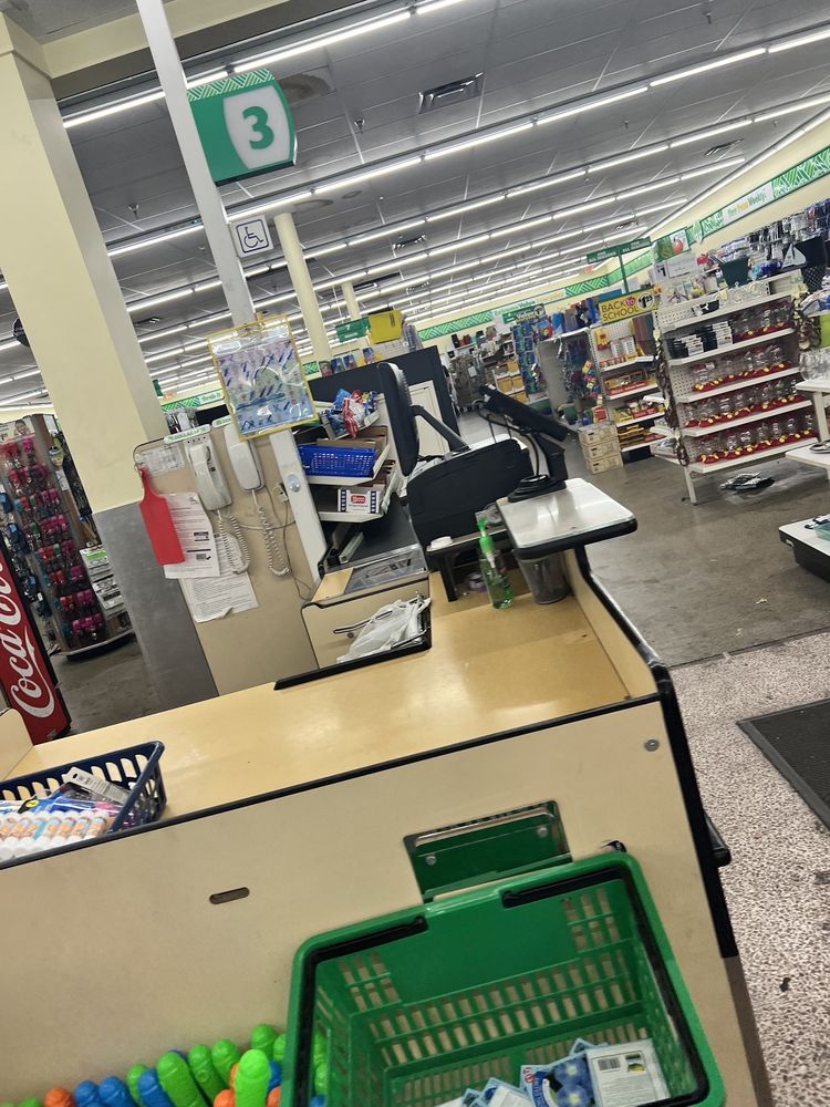 DOLLAR TREE Updated September 2024 12 Photos & 10 Reviews 1033 S