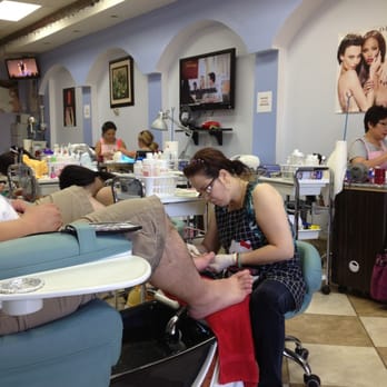 Wonder Nails - This is what it looks like with people in it! A lot of men go here too. - Nail Salons Near Me - Claremont, California Wonder Nails - This is what it looks like with people in it! A lot of men go here too. - Nail Salons Near Me - Claremont, California