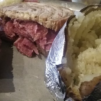 Alfie's - Corned beef on rye, w/baked potato. - American Near Me - Glen Ellyn, Illinois