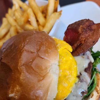 Bold Restaurant and Bar - Breck Burger - Mediterranean Near Me - Breckenridge, Colorado