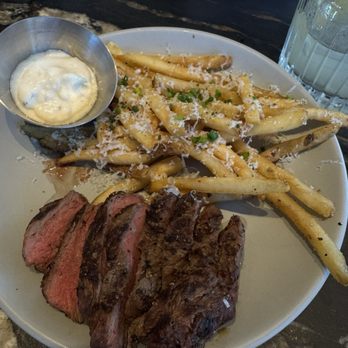 Earls Kitchen + Bar - Steak Frites (4oz) - New American Near Me - Orlando, Florida
