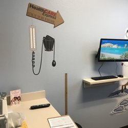 HealthCARE Express Urgent Care - Edmond - The room we had